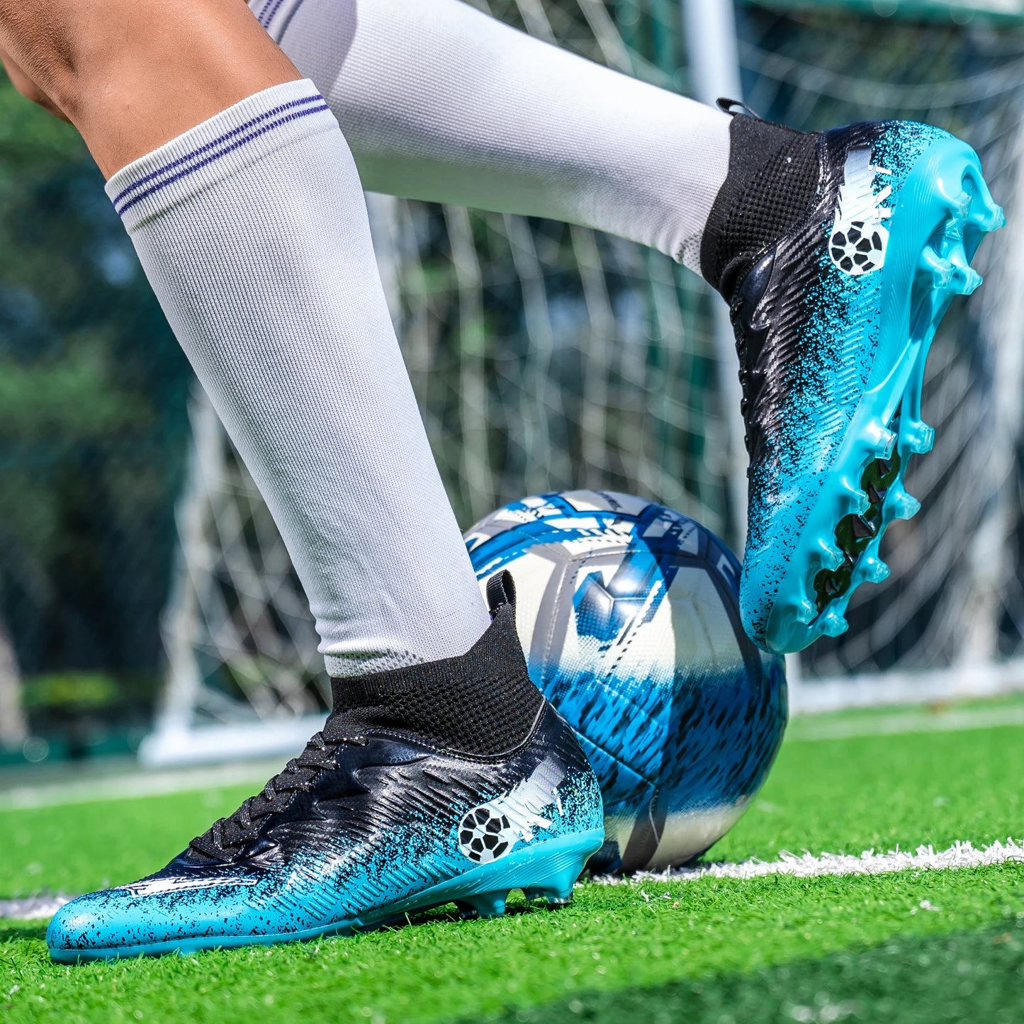 Men Football Boots Non-Slip High-Quality Soccer Shoes Grass Cleats High-Top Futsal Sneakers Match for Training Competition