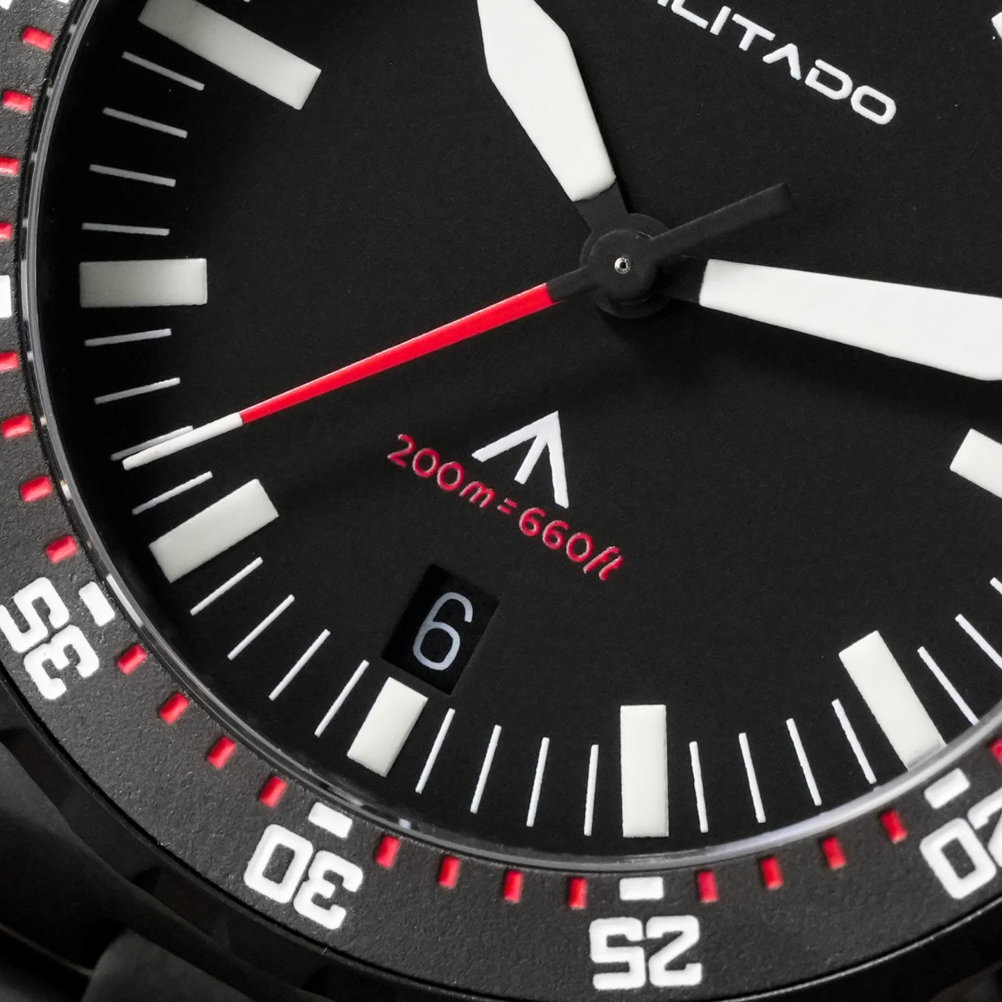Militado ML16 39mm Quartz Dive Watch Sapphire Crystal 200M Water Resistant Ceramic Bezel BGW9 Lume Screw Down Crown