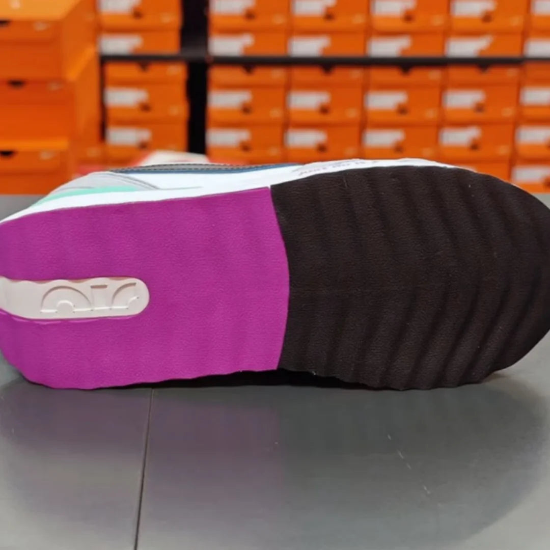 Nike's New Air Max Dawn Series Cushioning, Lightweight and Comfortable Daily Training Women's Running Shoes DX3772-100