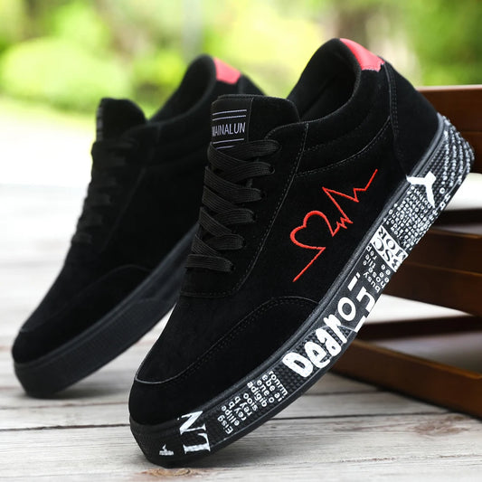 Men's lightweight casual sneakers. Everyday outdoor running and skate shoes for men. Colors: black and red. Sizes: 39 to 48.
