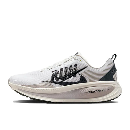 „Nike Vomero 18“ – amortizuojantys, palaikantys, lengvi, idealiai tinkantys bėgimui ir ėjimui, patogūs unisex bėgimo bateliai HM6803-300