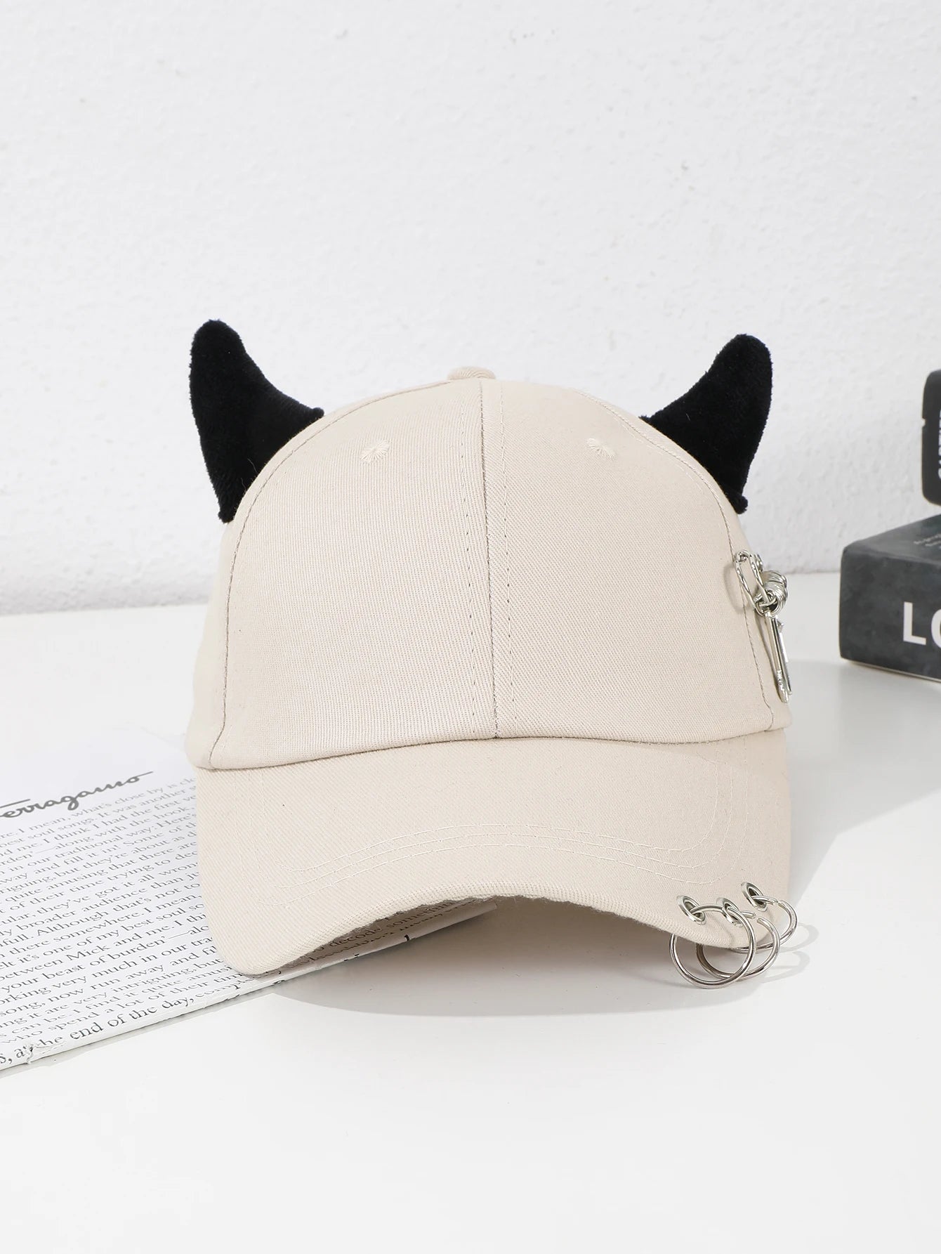Fashion personality metal hoop brooch decorated hip hop wind horn baseball cap outdoor casual fun hat