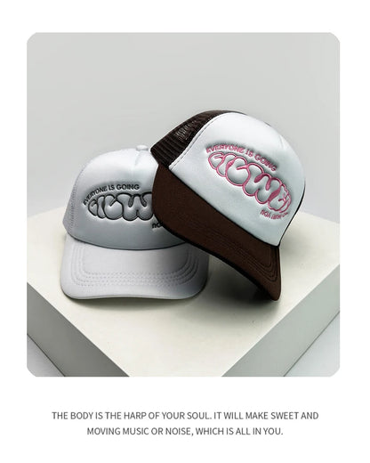 Novos bonés de basebol unissexo com blocos de cor, estampado com letras e bordado, estilo hip-hop, em malha respirável, com pala para proteção solar, bonés trucker urbanos e versáteis