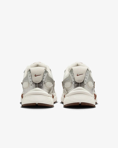 Nike V5 RNR, a Soft and Comfortable Mesh Fabric Running Shoe with Excellent Grip Durability and Breathability HQ7901-102