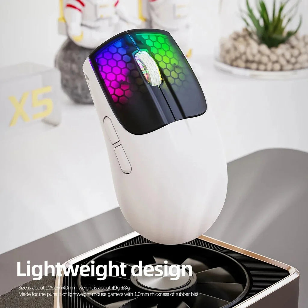 Mouse gaming wireless ATTACK SHARK X5 leggero con connessione tri-mode 2.4GHz/cablata/Bluetooth, RGB e macro