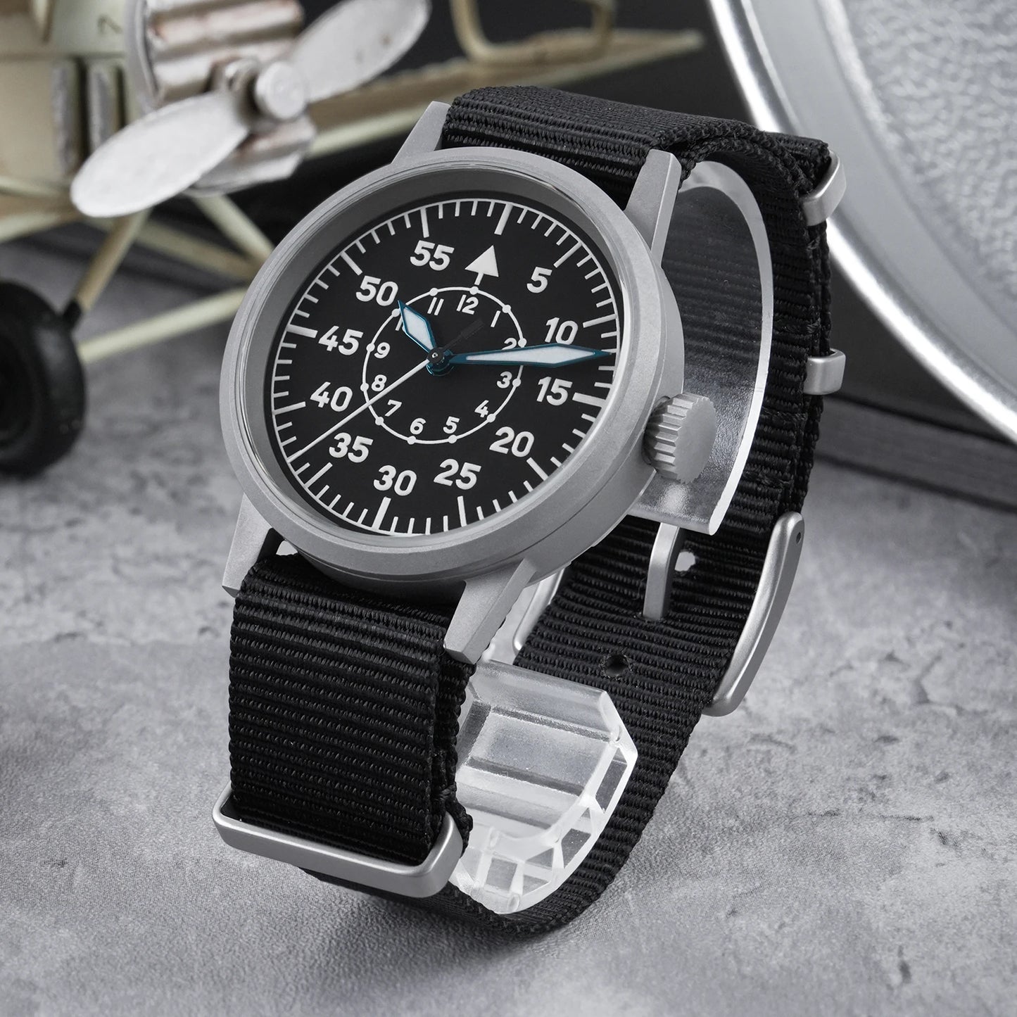 Militado ML10 Quartz Watch VH31 Sweeping Second Movement Sapphire Crystal BGW9 Luminous 10Bar Waterproof 36.9mm Vintage Watches
