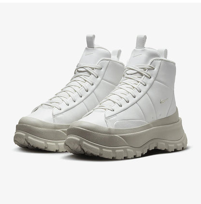Официални дамски маратонки Nike Blazer Roam Mid Simple Mid-Top FQ9065-100