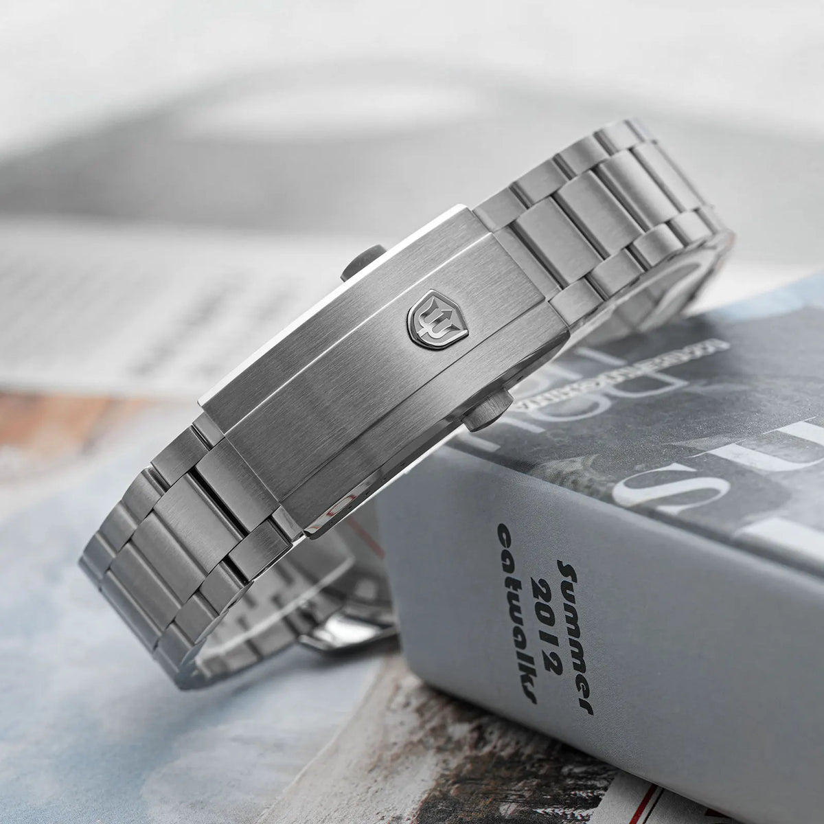 Ρολόι Watchdives WD0006, μηχανισμός VH31 με ομαλή κίνηση του δευτερολέπτου, κυρτό ζαφειρένιο κρύσταλλο, φωταυγές επίστρωμα BGW9, αδιάβροχο έως 10 bar, 38 mm, vintage στυλ