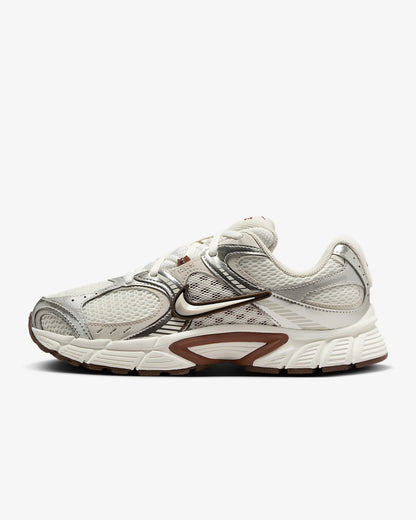 Nike V5 RNR, a Soft and Comfortable Mesh Fabric Running Shoe with Excellent Grip Durability and Breathability HQ7901-102
