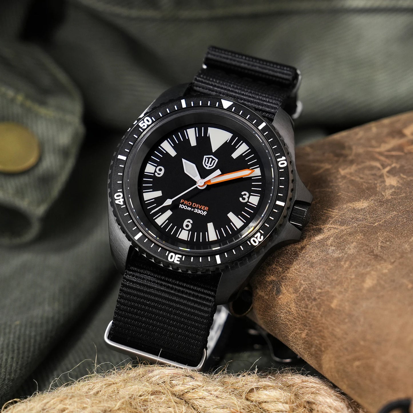 Reloj para hombre Watchdives WD1980 V3 38mm Vintage VH31 Ronda 515 con movimiento de cuarzo, segundero continuo, luminoso y cristal de zafiro