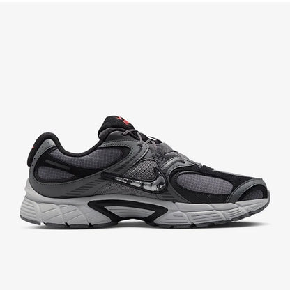 „Nike V5 RNR“ – retro stiliaus, smūgius sugeriantys, kvėpuojantys, lengvi „dad shoes“ IM6769-068