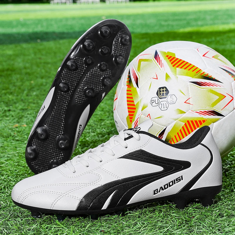 Scarpe da calcio da uomo traspiranti, scarpini da football e futsal ultraleggeri, sneaker professionali da allenamento unisex, tacchetti per erba e sport da partita