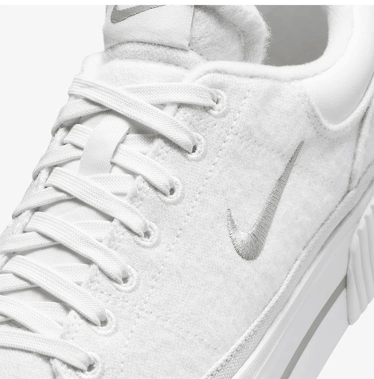 Nike Authentic Legacy Lift plattformsskateskor för damer FZ2606-100