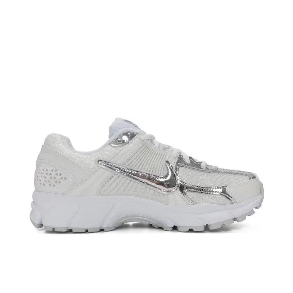 Nike W Nike Zoom Vomero 5 – halkfria, slitstarka löparskor med dämpning i klassisk casual-stil, snygga och mångsidiga HF7723-100