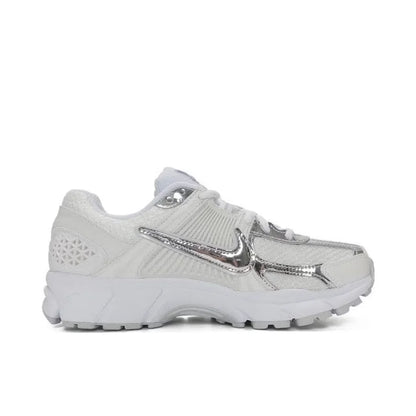 Nike W Nike Zoom Vomero 5 – halkfria, slitstarka löparskor med dämpning i klassisk casual-stil, snygga och mångsidiga HF7723-100