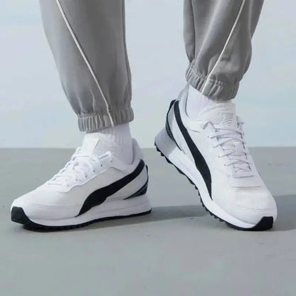 Nouvelles baskets unisexes PUMA Road Rider 2026 avec ensemble de chaussettes, chaussures décontractées confortables et amortissantes, blanc noir 397432-05/947630-04