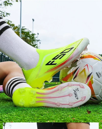 Nouvelles chaussures de football pour hommes, légères, très vendues, de haute qualité, crampons pour terrain en herbe, chaussures de football mi-hautes, baskets antidérapantes pour l'extérieur.