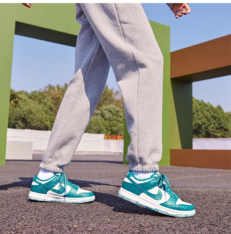 Sneakers sportive rétro Nike Official Authentic Dunk Low da donna con ammortizzazione leggera DV3029-100