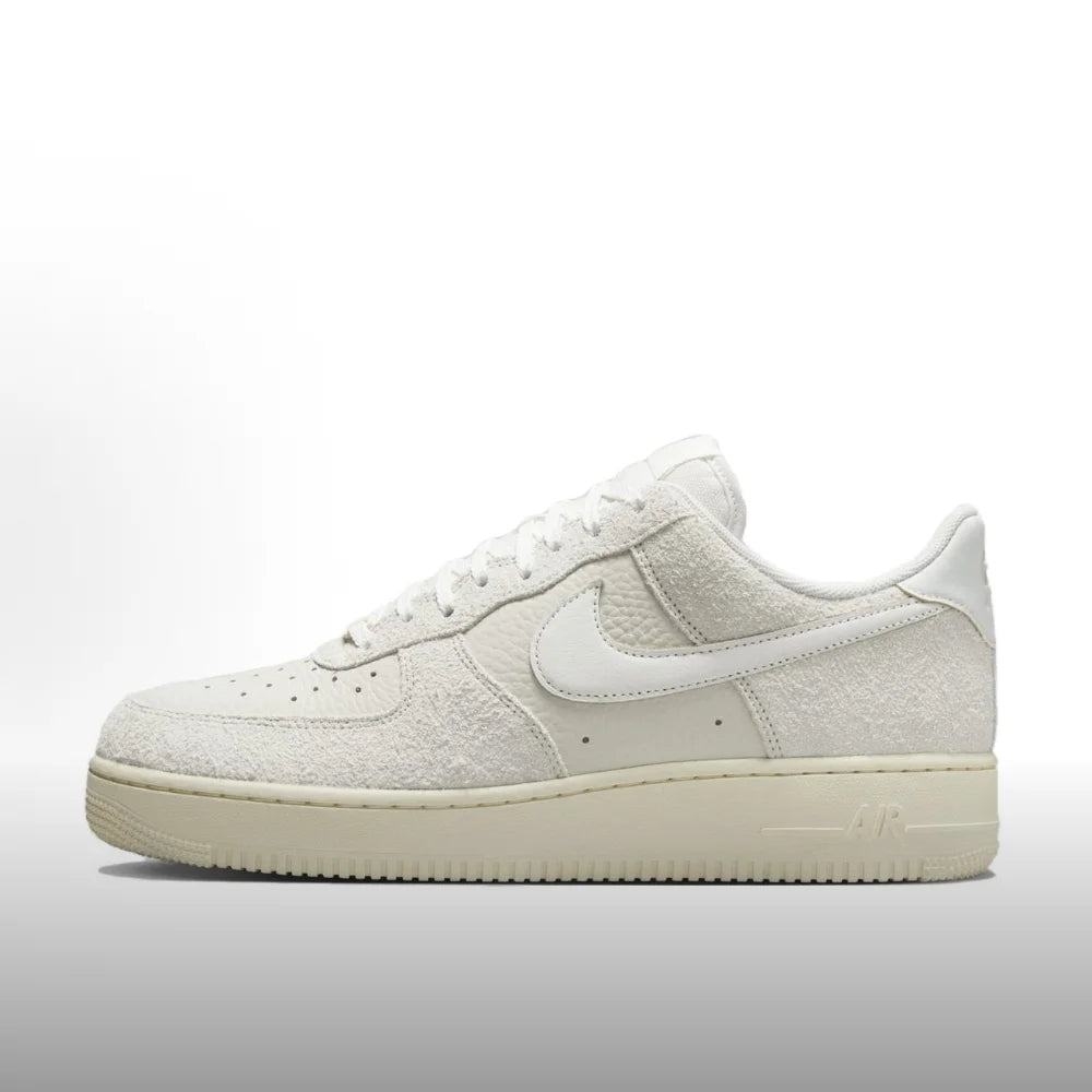 Baskets unisexes Nike Air Force 1 '07 : design emblématique et confort tout au long de la journée, style urbain décontracté HQ1977-001