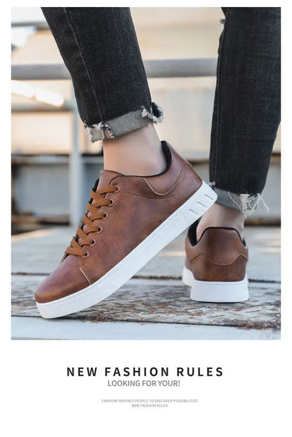 Sapatos de Homem 2026 Novo Estilo Quatro Estações, Versáteis e Modernos, Sola Macia, Brancos, Casuais e Respiráveis para o Verão