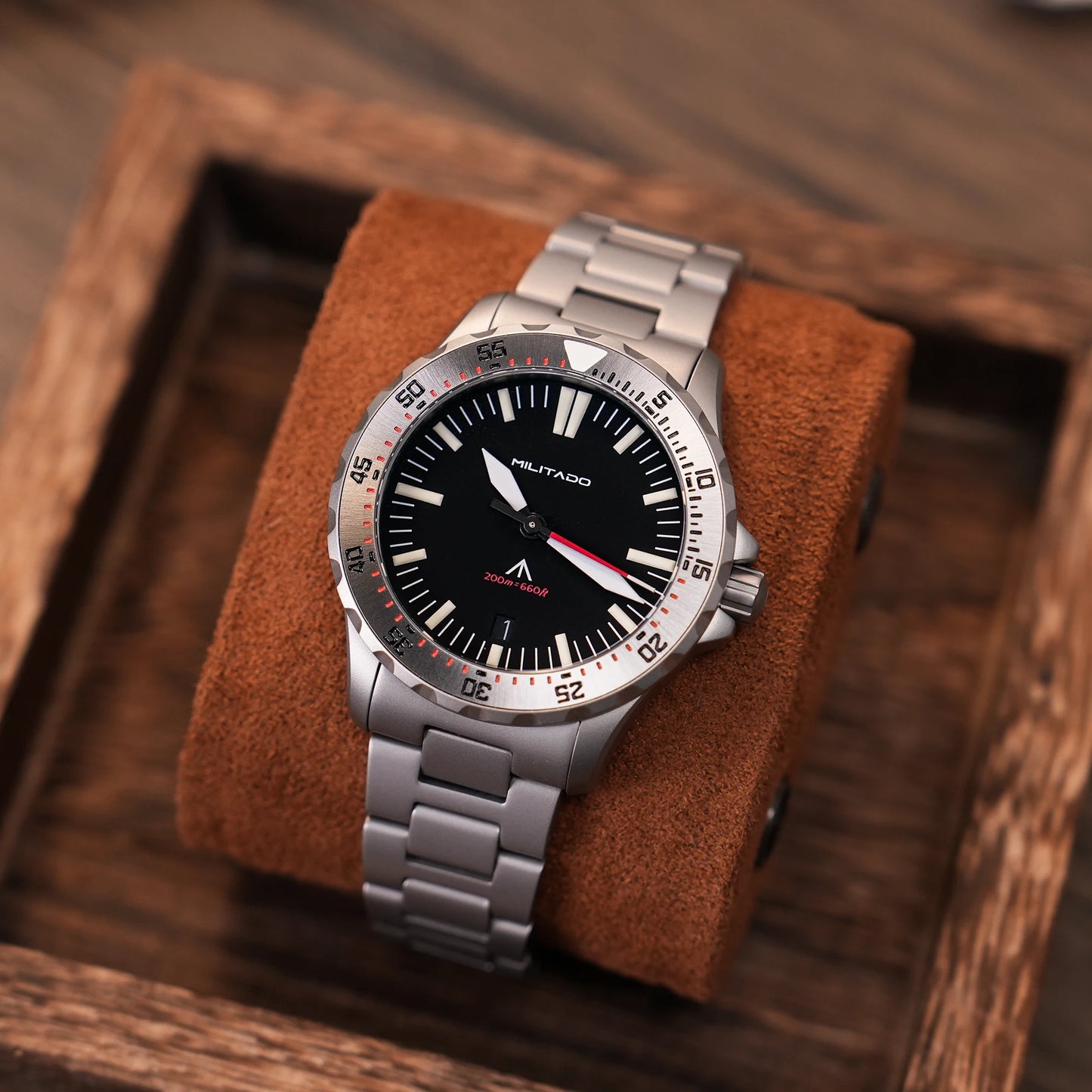 Militado ML16 Watch VH31 Sweep /515 Quartz Movement Sapphire Crystal BGW9 Luminous 200m Water Resistance 38mm Men's Vintage Watch