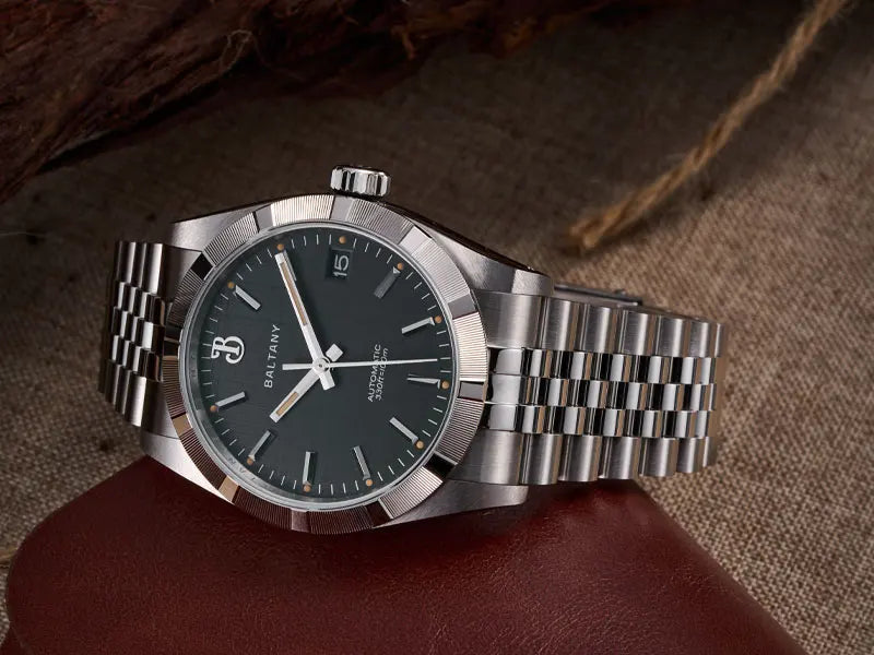 Baltany S4102 Business Men's Automatic Mechanical Wristwatch 36mm Linen Dial Engine Turned Bezel NH35 Luxury Dress Watch
