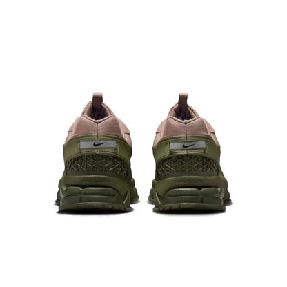 Nike ZOOM VOMERO ROAM Retro Fashion Casual Alledaagse en woon-werkverkeer Ademende Zachte Lage Hardloopschoenen voor Heren, Bruin FV2295-201