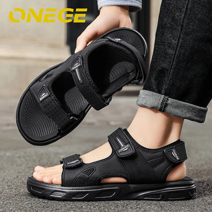 Une paire de sandales de sport simples, légères et neuves, style été, chaussures de conduite antidérapantes pour hommes, chaussures de plage, résistantes à l'usure, grande taille, chaussures à velcro