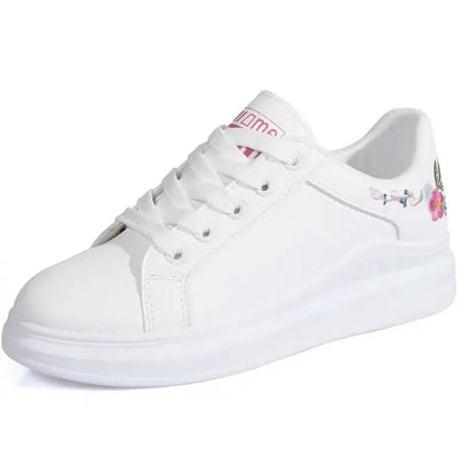 Sapatilhas de senhora 2025 para corrida, primavera/outono, moda branca, respiráveis, com flor bordada, atacadores e estilo casual
