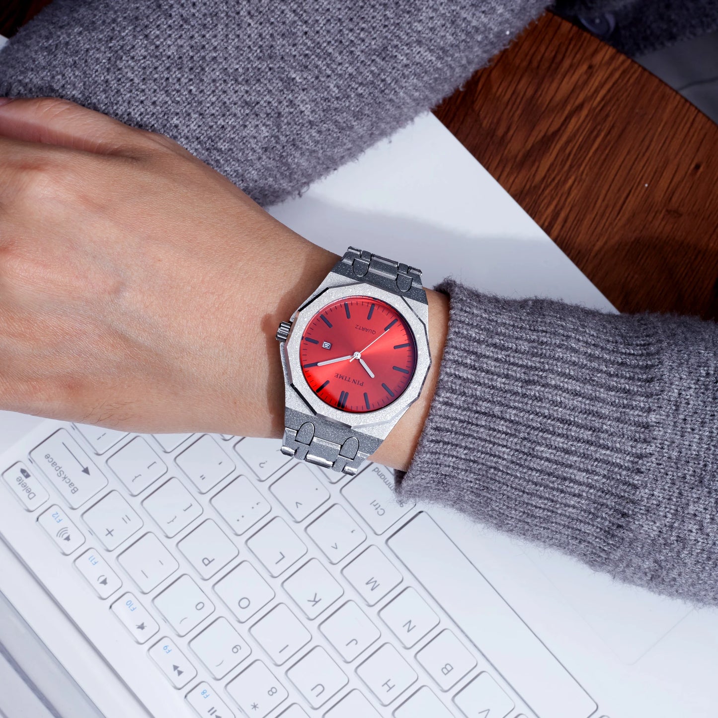 Octagon Wristwatch Glitter Textured Case Purple Dial Date Display Quartz Watch Unisex Stylish Trendy Casual Fashion Watch