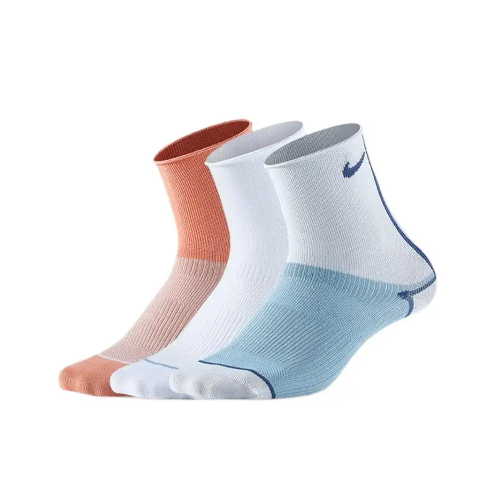 Nike: Štýlové, univerzálne a pohodlné športové a voľnočasové oblečenie pre mužov a ženy – ponožky z froté, balenie po 3 kusoch SX7557-010