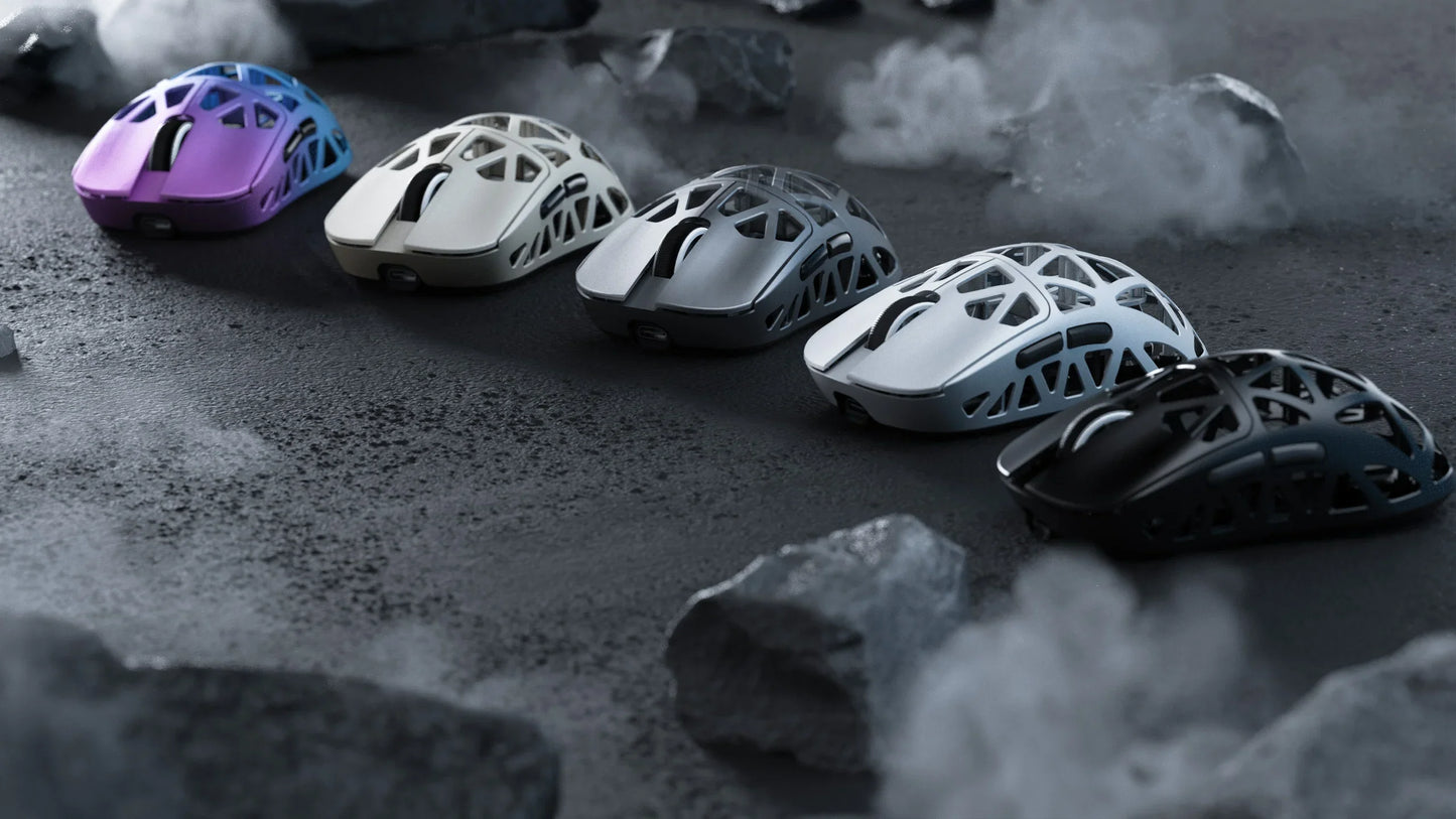 Mouse da gaming ATTACK SHARK R2 in lega di magnesio PAW3950, tri-mode, 8000hz, 42000 DPI, ultraleggero 45g, microswitch da 100M clic