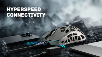 Mouse da gaming ATTACK SHARK R2 in lega di magnesio PAW3950, tri-mode, 8000hz, 42000 DPI, ultraleggero 45g, microswitch da 100M clic
