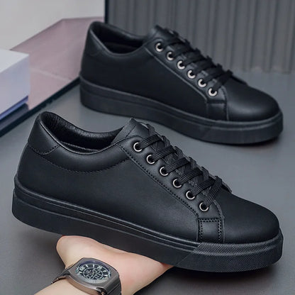 Nuove scarpe da uomo alla moda best-seller, scarpe bianche di tendenza, scarpe sportive e casual da studente, scarpe da uomo versatili