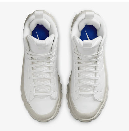 Официални дамски маратонки Nike Blazer Roam Mid Simple Mid-Top FQ9065-100