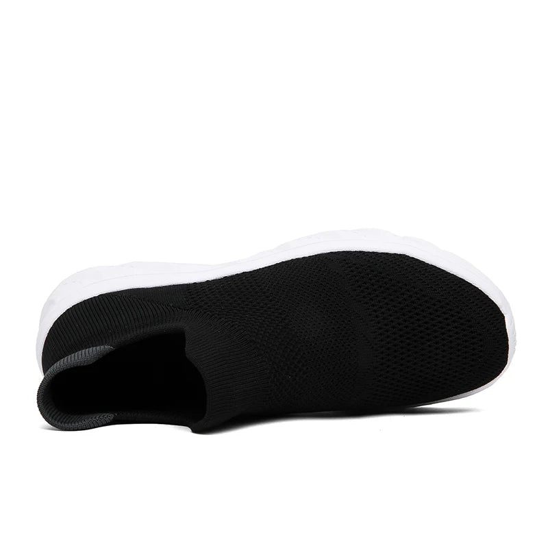 Breathable Men Casual Shoes Slip on Male Vulcanized Shoes Lightweight Men's Casual Sneakers Soft Anti-slip Flats Outdoor Loafers