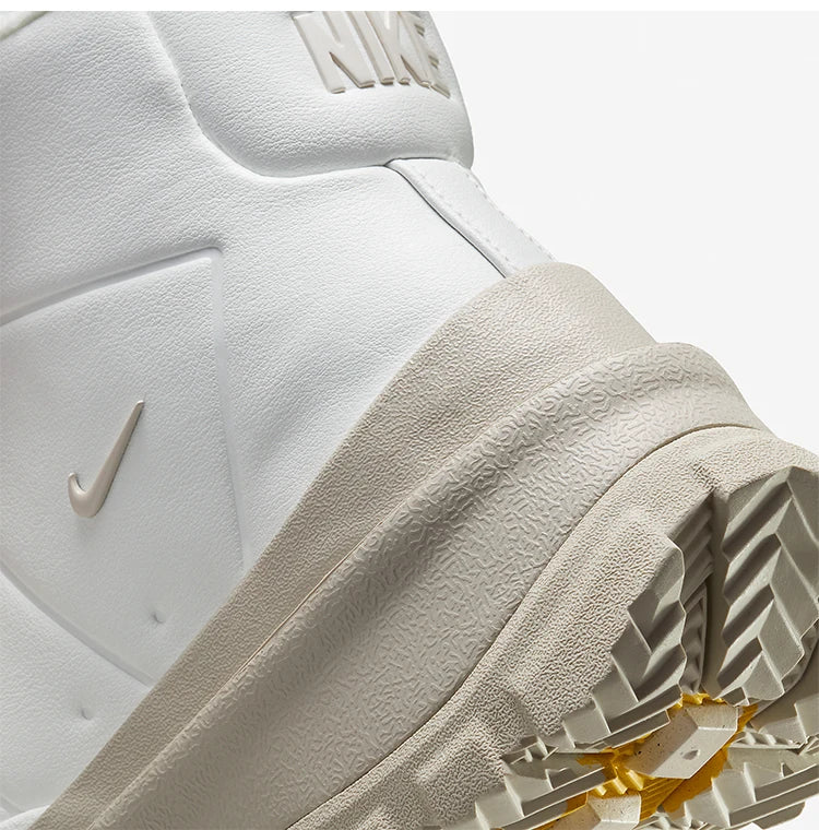 Официални дамски маратонки Nike Blazer Roam Mid Simple Mid-Top FQ9065-100