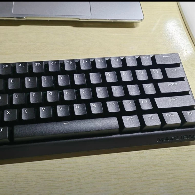 Teclado gaming FGG MAD60 RGB de eje magnético, dedicado para juegos, con hot-swap completo de teclas, respuesta rápida y personalización de nivel inicial