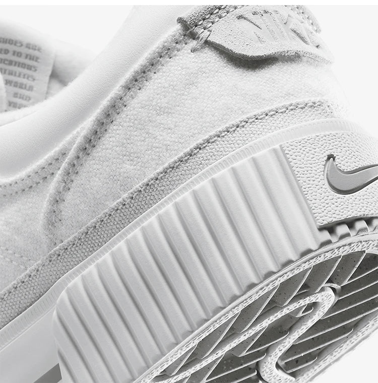 Nike Authentic Legacy Lift plattformsskateskor för damer FZ2606-100