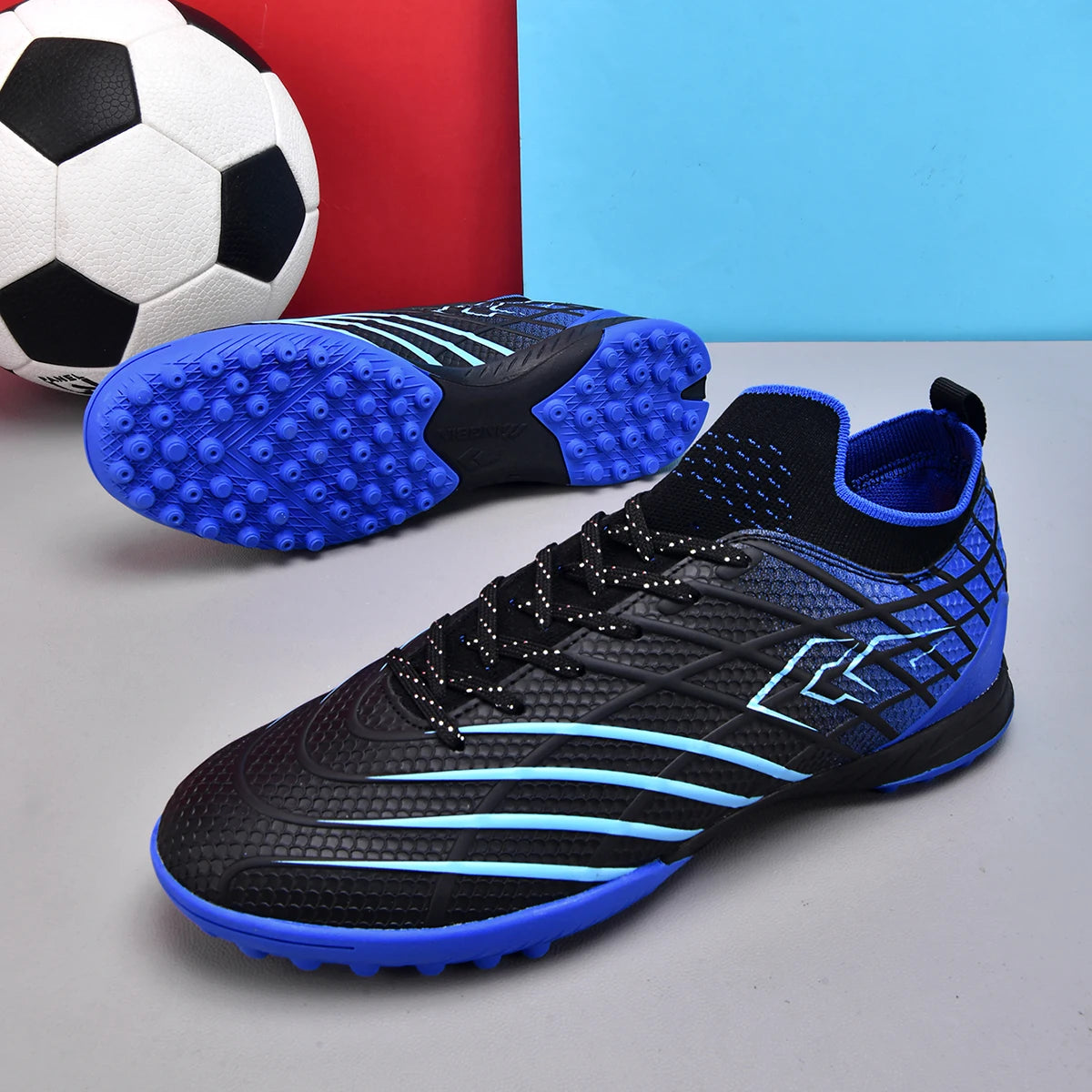 Nouvelles chaussures de football pour hommes, crampons de futsal, chaussures de football, confortables, ultra-légères, pour terrain synthétique et naturel, sportives, antidérapantes, pour adultes, professionnelles.