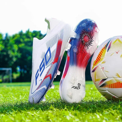 Nouvelles chaussures de football pour hommes, modèle tendance, de haute qualité, mi-hautes, légères, antidérapantes, crampons d'extérieur pour l'entraînement sur gazon.