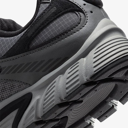 „Nike V5 RNR“ – retro stiliaus, smūgius sugeriantys, kvėpuojantys, lengvi „dad shoes“ IM6769-068