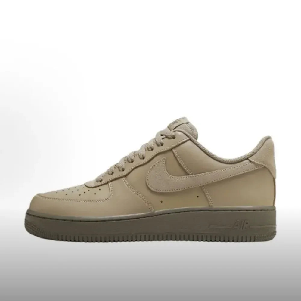 Baskets unisexes Nike Air Force 1 '07 : design emblématique et confort tout au long de la journée, style urbain décontracté HQ1977-001