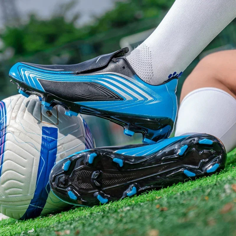 Nouvelles chaussures de football pour hommes, baskets de match, chaussures de futsal antidérapantes, crampons pour terrain en herbe, chaussures de football d'intérieur, légères, de haute qualité, pour l'extérieur