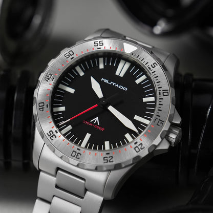 Militado ML16 39mm Quartz Dive Watch Sapphire Crystal 200M Water Resistant Ceramic Bezel BGW9 Lume Screw Down Crown
