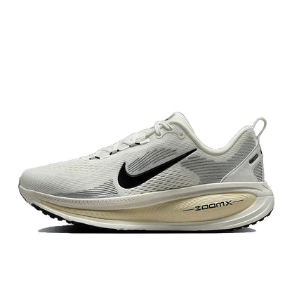 „Nike Vomero 18“ – amortizuojantys, palaikantys, lengvi, idealiai tinkantys bėgimui ir ėjimui, patogūs unisex bėgimo bateliai HM6803-300
