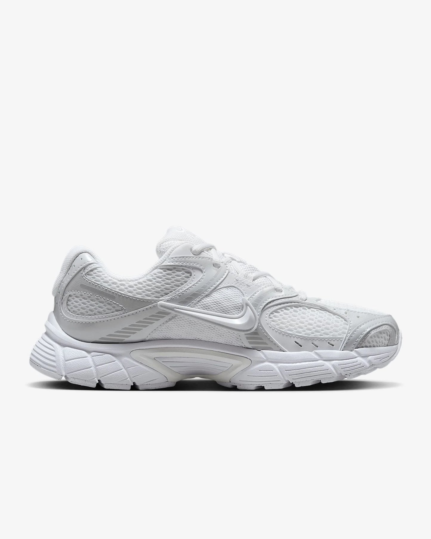 Nike V5 RNR, a Soft and Comfortable Mesh Fabric Running Shoe with Excellent Grip Durability and Breathability HQ7901-102