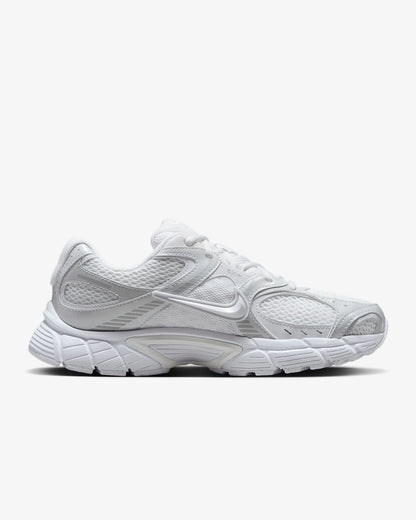 Nike V5 RNR, a Soft and Comfortable Mesh Fabric Running Shoe with Excellent Grip Durability and Breathability HQ7901-102