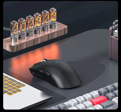 Mouse da gaming wireless ATTACK SHARK X11SE, tri-mode, ultraleggero 63g con sensore PAW3311, 22000 DPI, batteria 300mAh, doppio driver