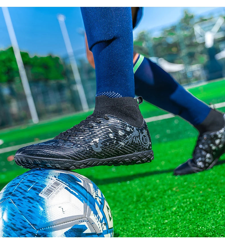 New Men's Professional Soccer Shoes Non-slip Football Boots Unisex Breathable Futsal Sports New Cleats Drop Shipping Ultralight